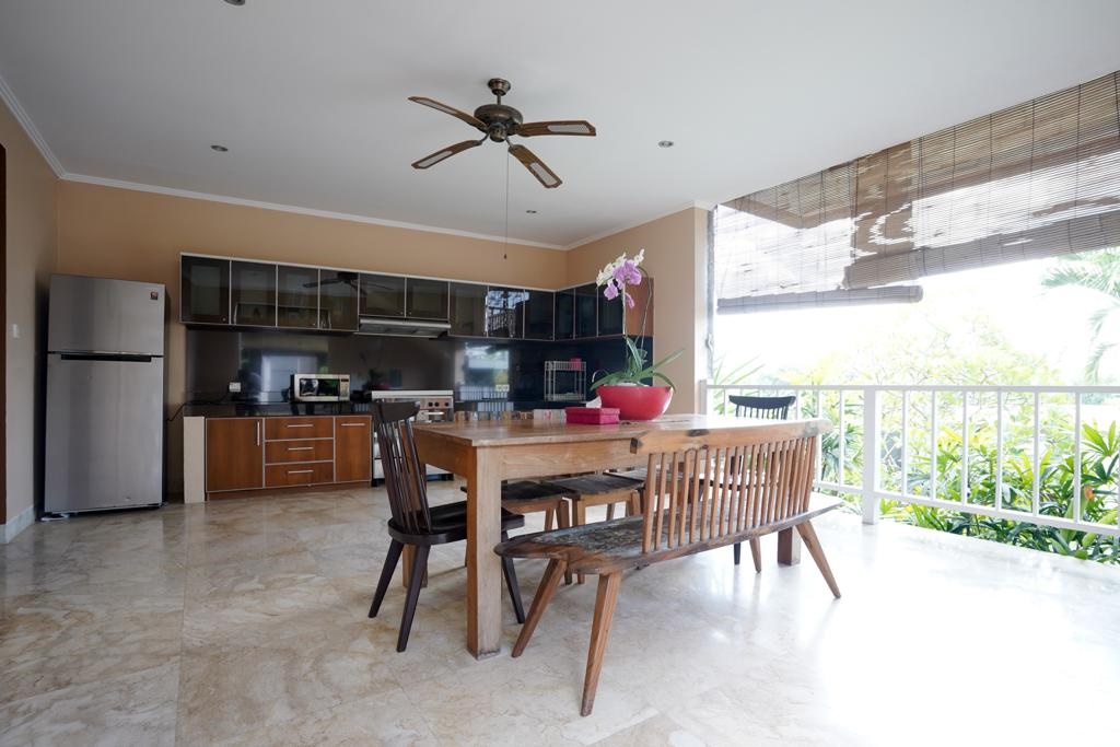 vinyl lantai di bali